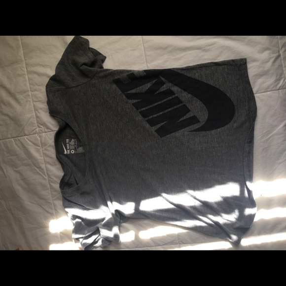 Lightly used Nike Tee size M. - Picture 1 of 6